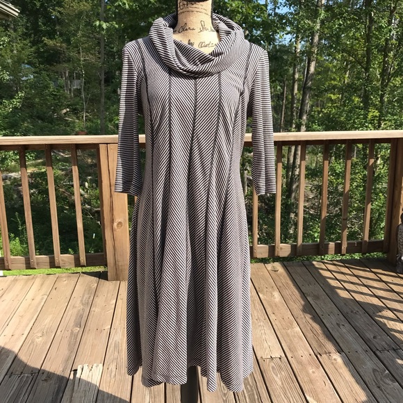 Robbie Bee Dresses & Skirts - Robbie Bee cowl neck maxi dress tan/black szL